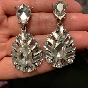 RHINESTONE DROP EARRINGS, GLAMOROUS AND SPARKLY
